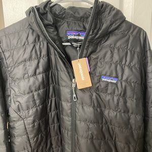NWT Patagonia mens hooded nano puff jacket black medium